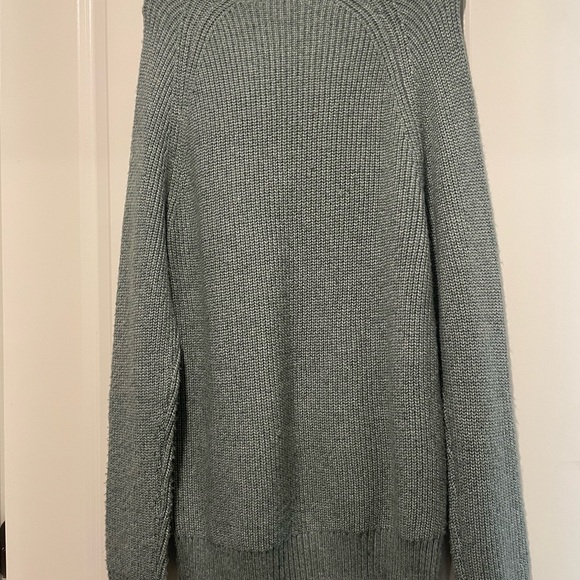 Express Women's Sage Crew Neck Sweater - Picture 4 of 4